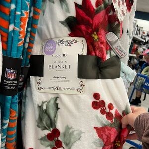 Studio I Festive Blanket with Red and Green Poinsettias full/queen